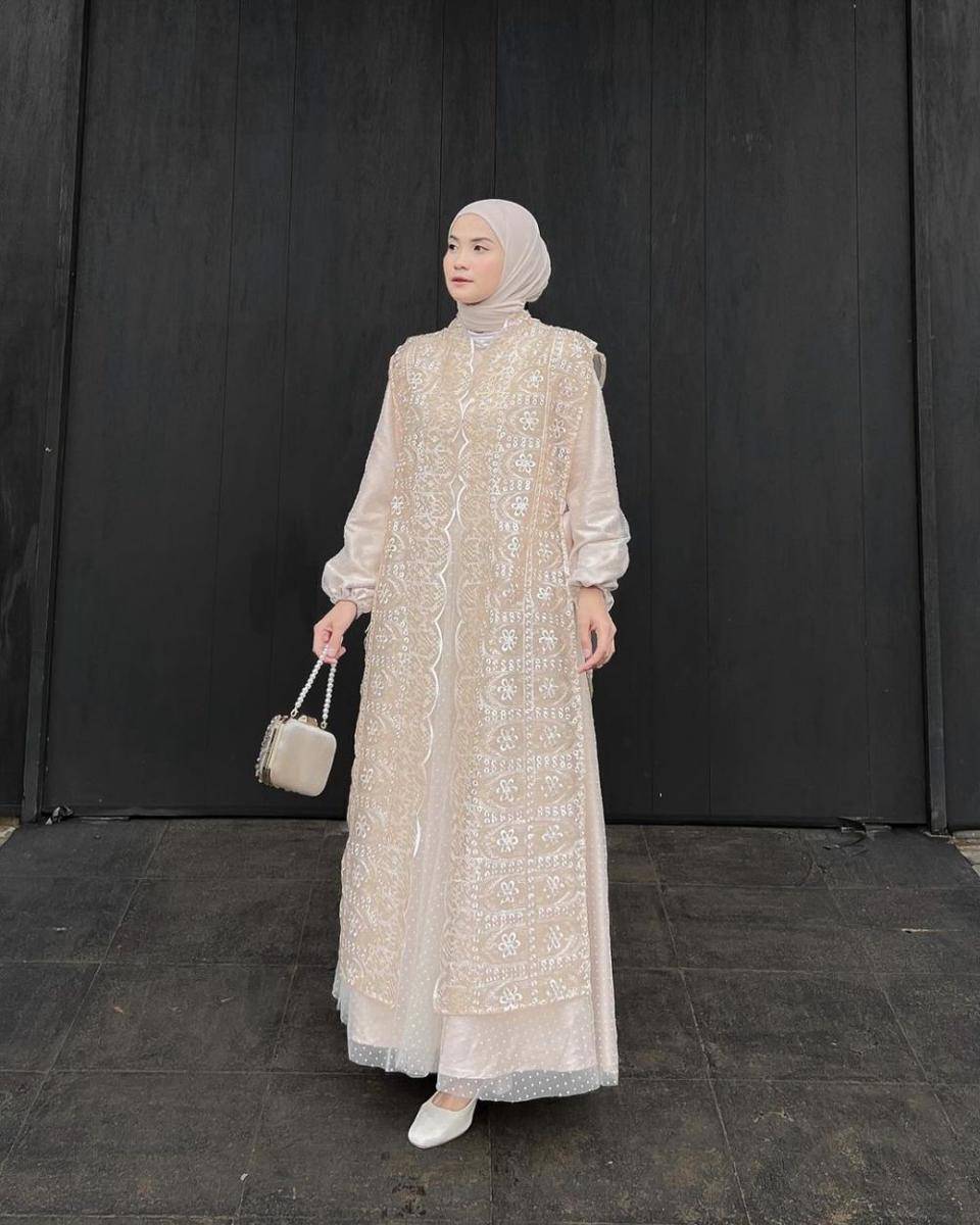 inspirasi OOTD ala Anggita Kusuma (instagram.com/kusumanggi)