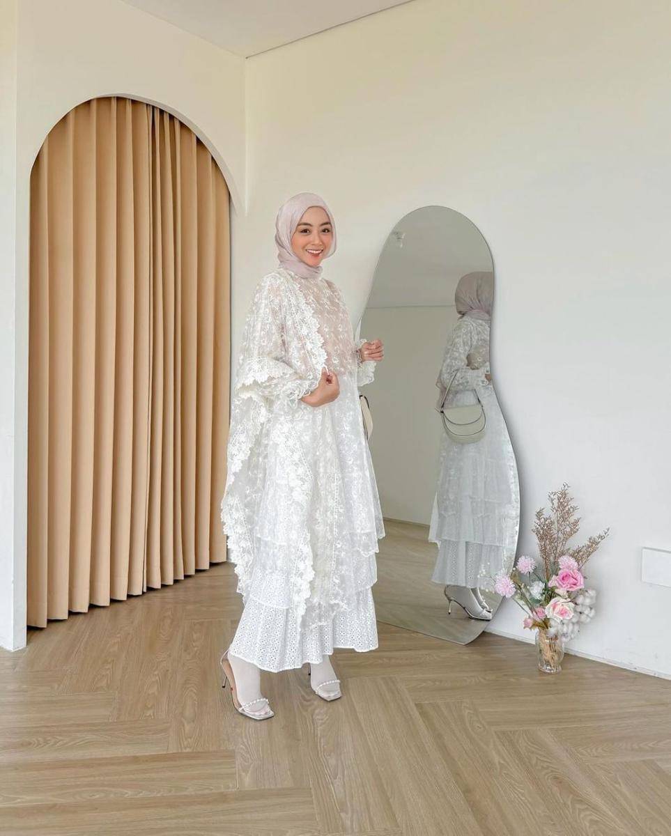 inspirasi OOTD ala Meirani Amalia (instagram.com/meiraniap)