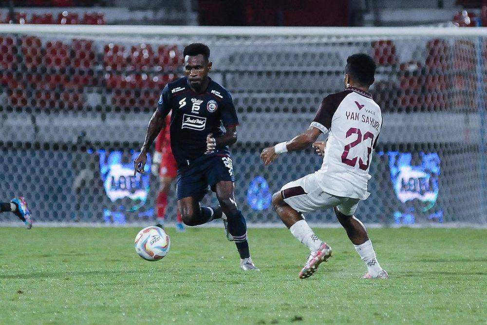 Arema FC dalam laga menghadapi PSM Makassar pada pekan ke-33 Liga 1 2023/2024. (instagram.com/aremafcofficial)