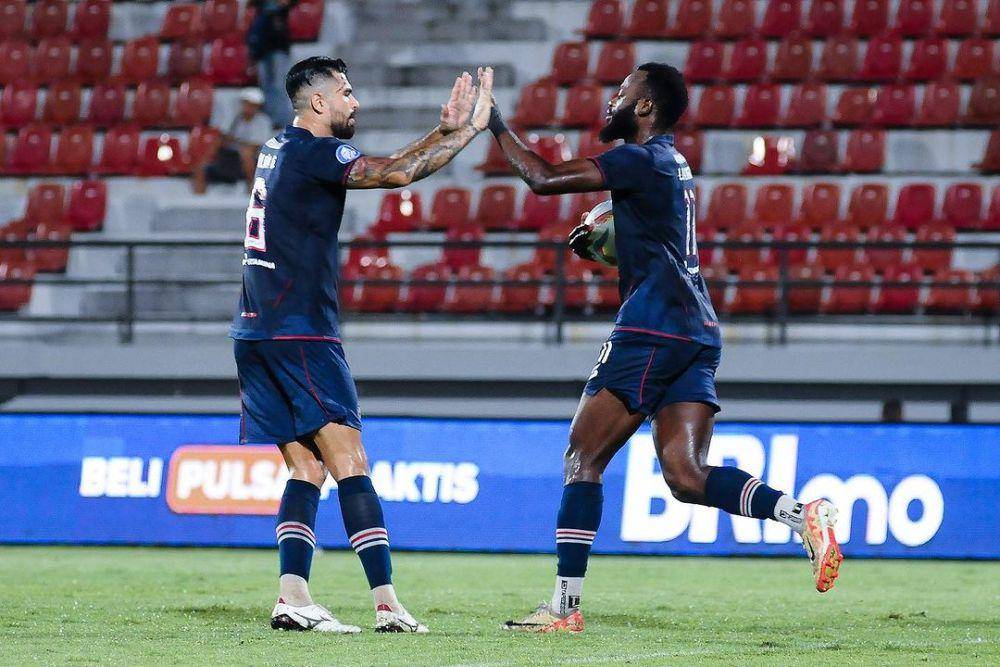 Arema FC dalam laga menghadapi PSM Makassar pada pekan ke-33 Liga 1 2023/2024. (instagram.com/aremafcofficial)