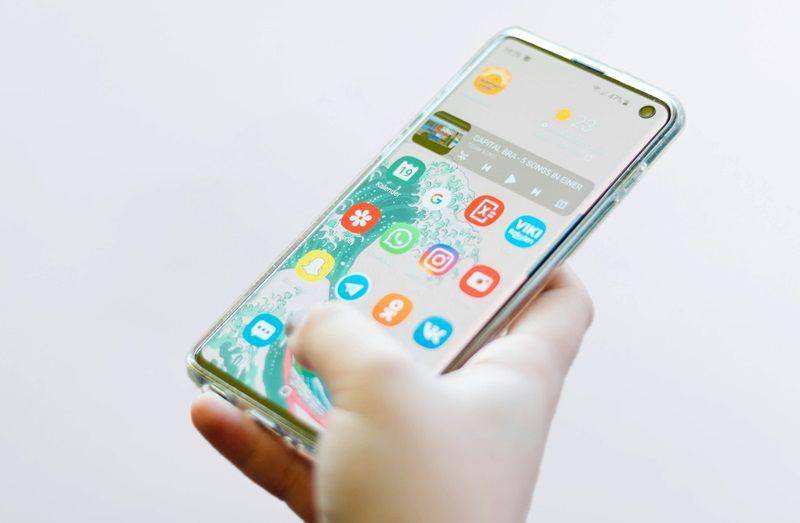 potret Samsung Galaxy S10 (unsplash.com/Christian Wiediger)
