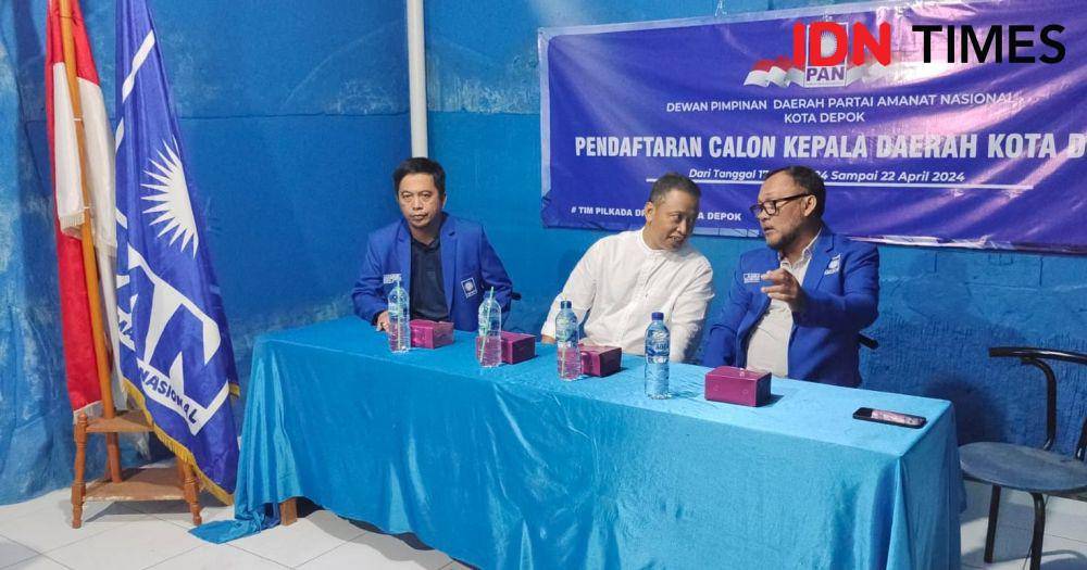 Sekda Kota Depok, Supian Suri saat mendatangi kantor DPD PAN Kota Depok. (IDNTimes/Dicky)