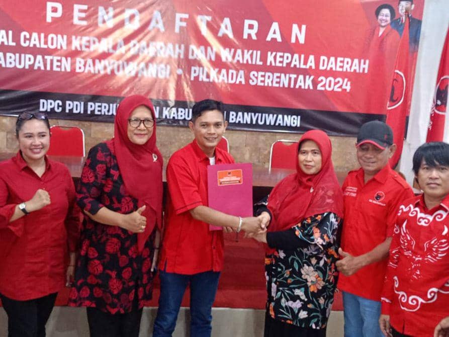 Mantan Bupati Banyuwangi Ambil Formulir Pendaftaran Pilkada