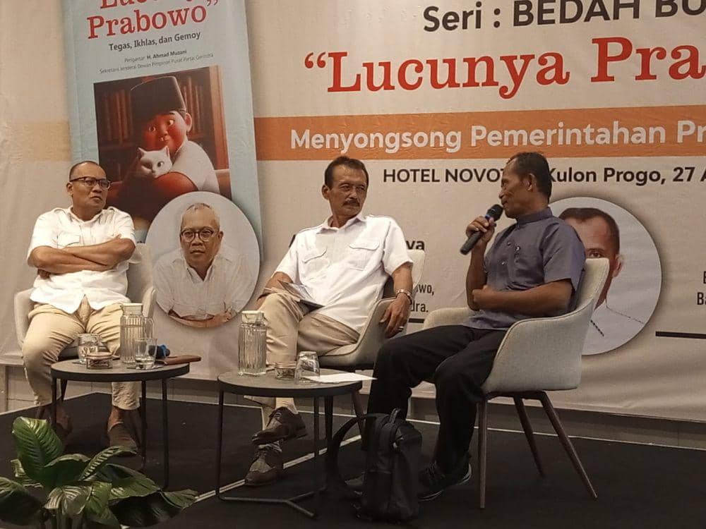 Bakal calon Bupati Kulon Progo, H. Sukamta (kanan).(IDN Times/Daruwaskita)
