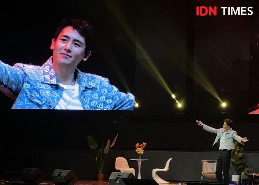 Sweet Banget, Nichkhun Totalitas Manjakan Penggemarnya di Jakarta