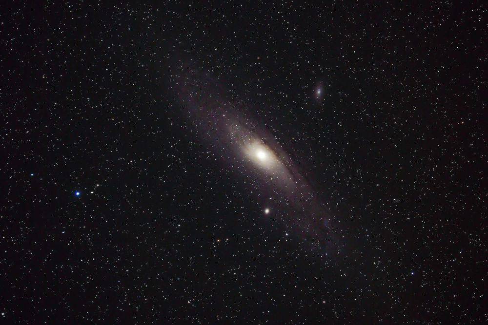 galaksi andromeda dari bumi (pexels.com/Aleksandr Burzinskij)