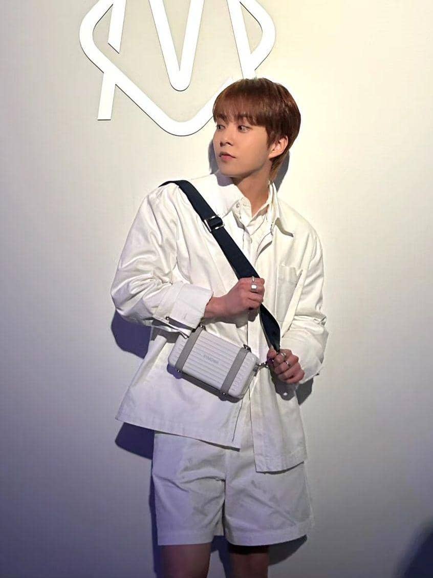 potret Xiumin EXO (instagram.com/e_xiu_o)