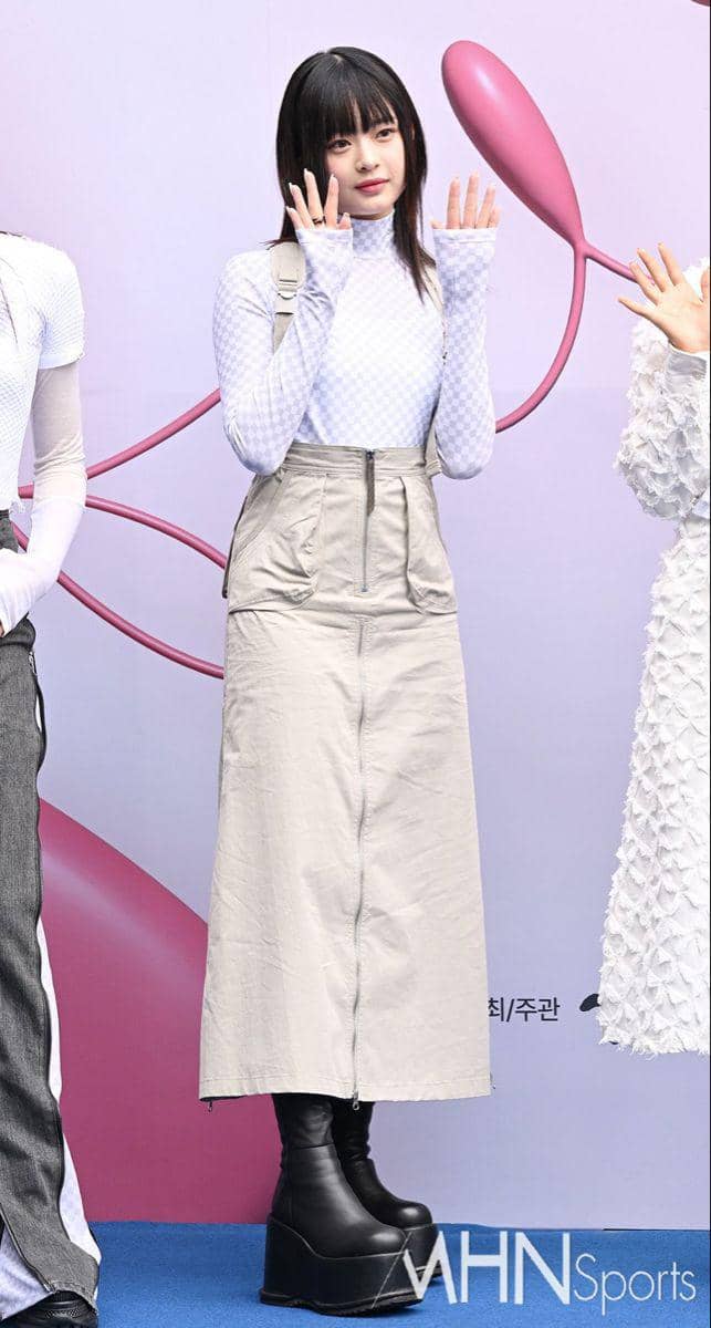 Inspirasi rok member NewJeans (Kpopping.com)