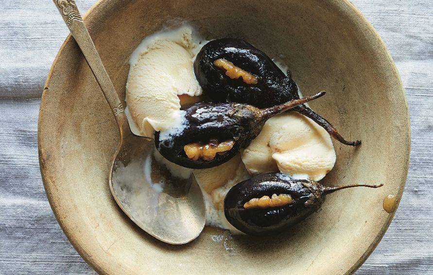 Terong Glaze Madu dengan es krim (ediblecommunities.com/recipes/honey-cured-eggplant)