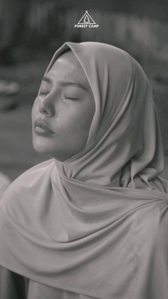 potret Syifa Hadju melepas beban pikiran dengan mengikuti acara Forest Camp Mindful Escape (instagram.com/forestcamp.id)