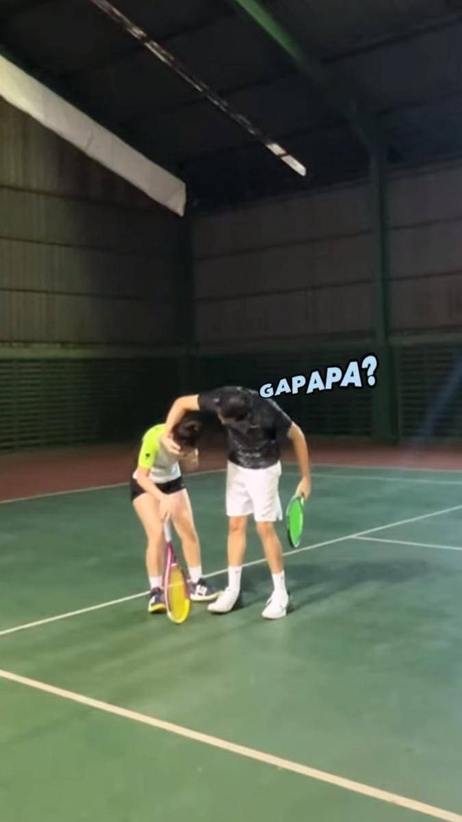 potret mata Ayu Dewi terkena pantulan bola tenis suaminya (instagram.com/mrsayudewi)