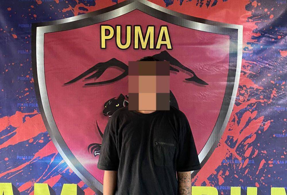 Foto terduga pelaku saat diamankan polisi (Dok/Polres Bima Kota)