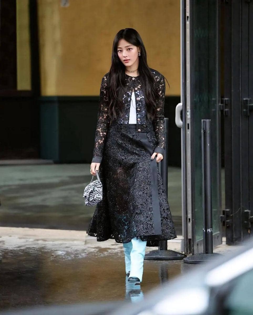 Inspirasi rok member NewJeans (Instagram.com/info.newjeans)