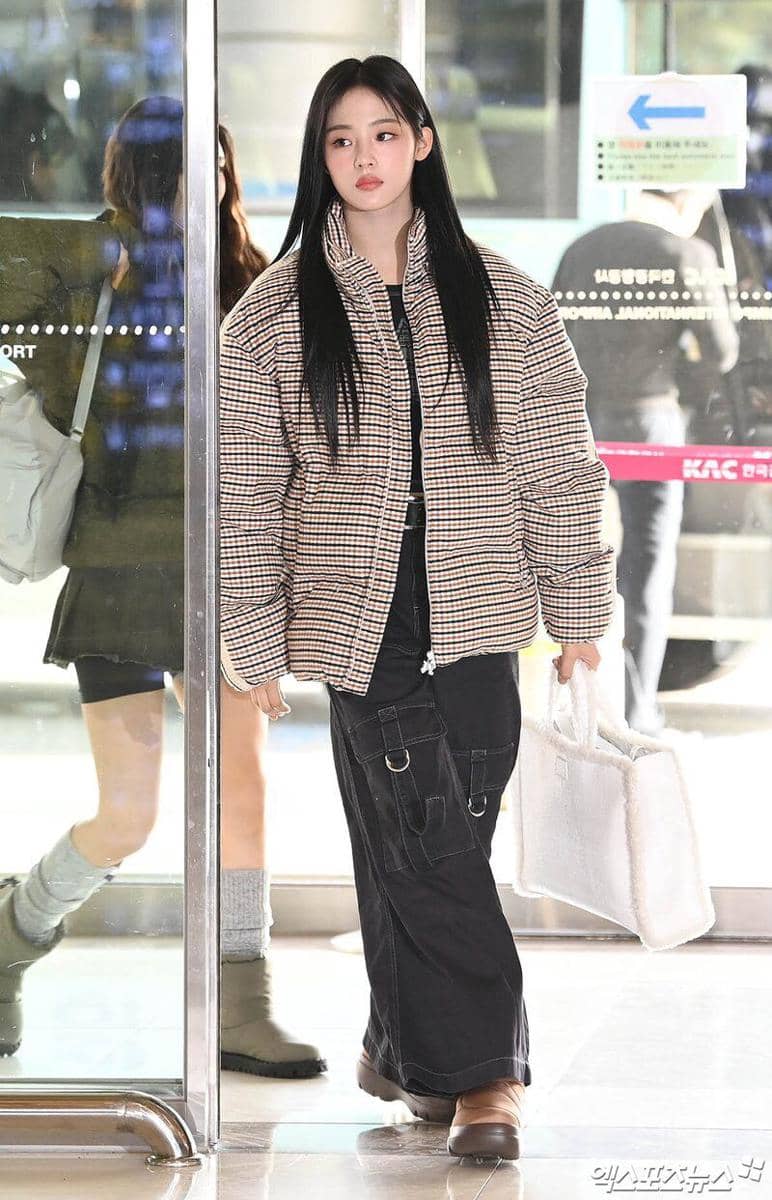 Inspirasi rok member NewJeans (Kpopping.com)