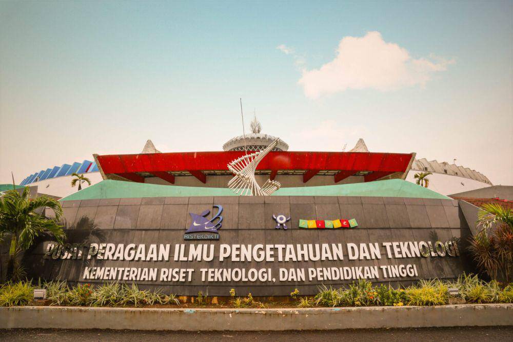 Pusat Peragaan IPTEK (tamanmini.com)