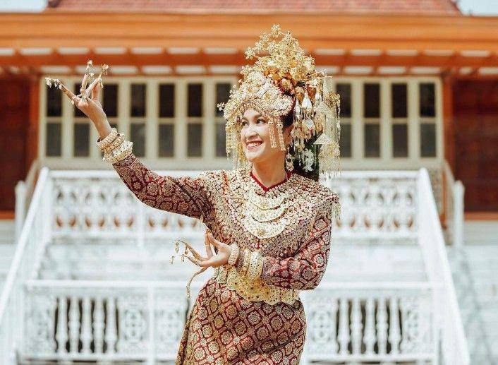 Tari tanggai khas Palembang (instagram/laelypassions)