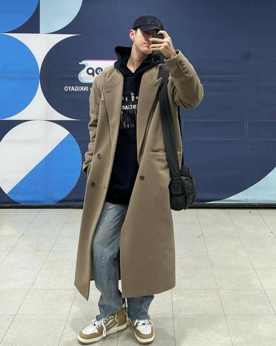 padu padan long coat ala Hoshi SEVENTEEN (instagram.com/ho5hi_kwon)