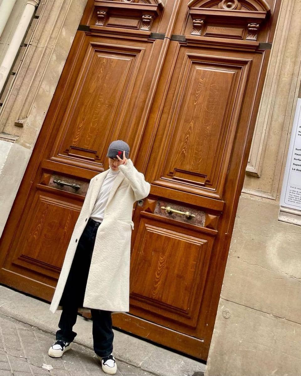 padu padan long coat ala Hoshi SEVENTEEN (instagram.com/ho5hi_kwon)
