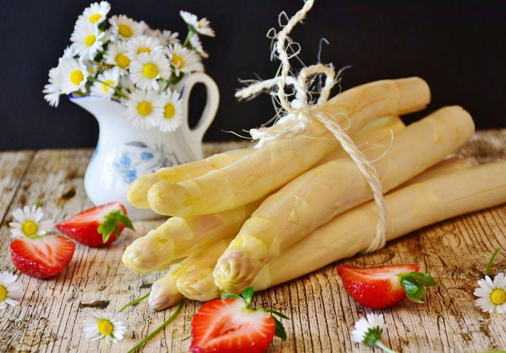 ilustrasi asparagus (pixabay.com/RitaE)