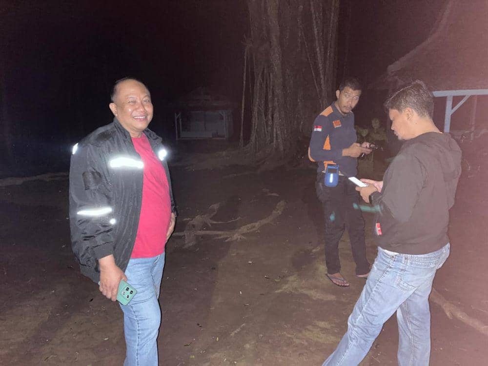 Proses olah TKP kasus penganiayaan di Dusun Sentong RT.21/RW.5, Desa Rembun, Kecamatan Dampit, Kabupaten Malang. (Dok. Polsek Dampit)