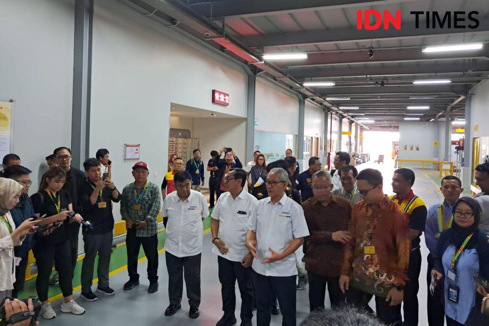 Tertahan Sejak 2022, Bea Cukai Serahkan Keyboard Hibah ke SLB