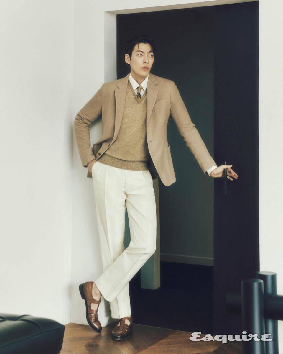 outfit outer formal (instagram.com/____kimwoobin)