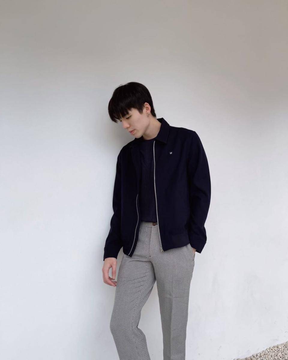 outer monokrom (instagram.com/taechayapat)