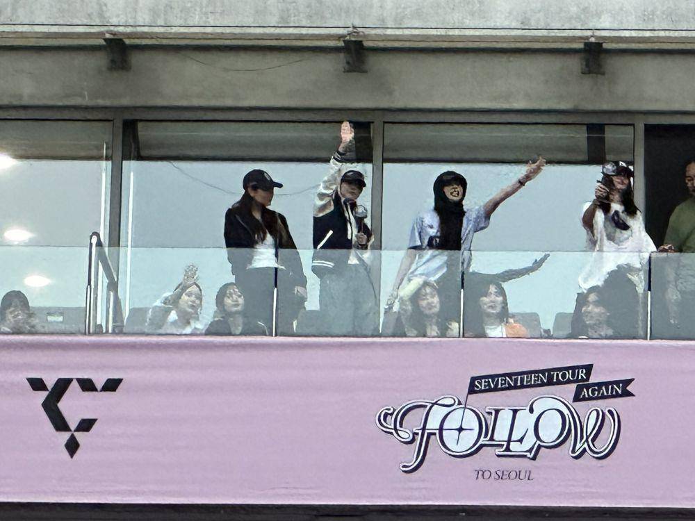 potret Jennie BLACKPINK nonton konser SEVENTEEN Follow Again to Seoul (twitter.com/jnkrated)