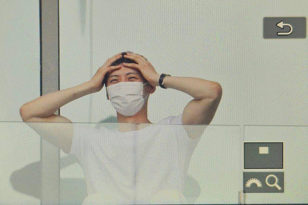 potret Hwang Minhyun nonton konser SEVENTEEN Follow Again to Seoul (twitter.com/miwon17)