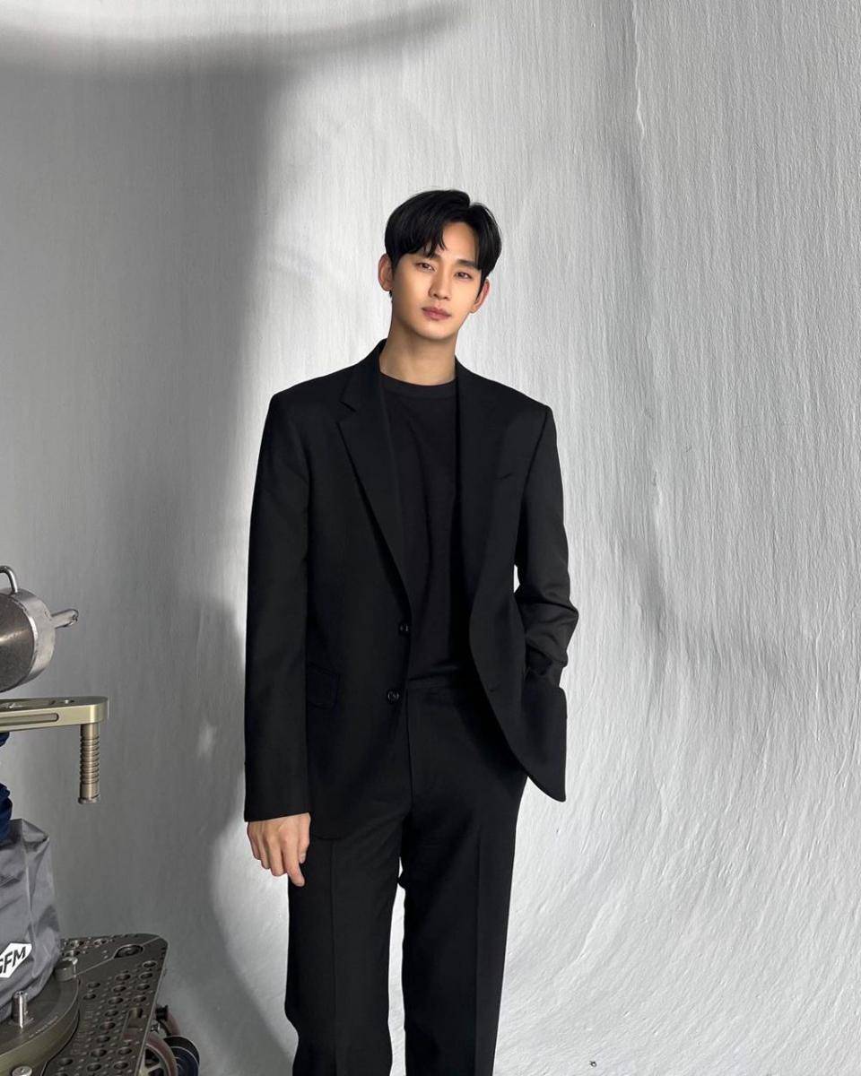 Kim Soo Hyun (instagram.com/soohyun_2k16)