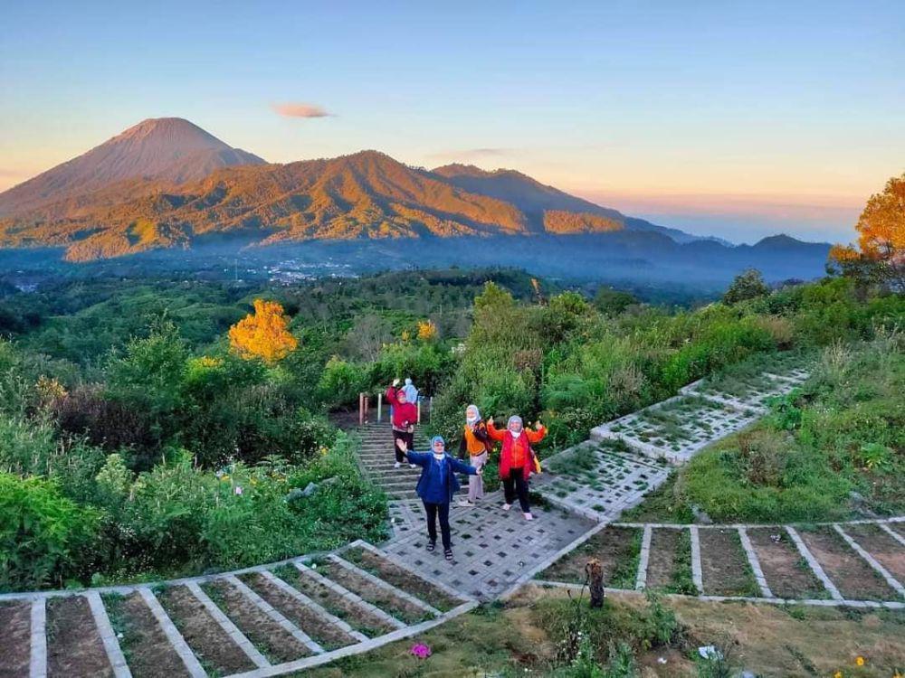 8 Potret Bantengan Point, Spot View Pegunungan Tengger yang Memukau!