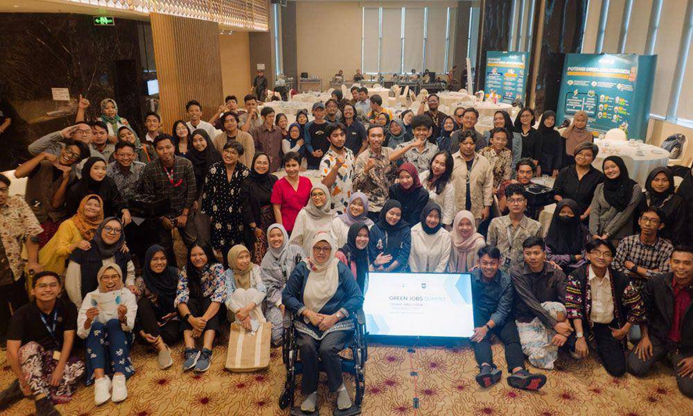 Foto bersama delegasi komunitas anak muda dan teman serta para narasumber Green Jobs (Doc. Koaksi Indonesia)