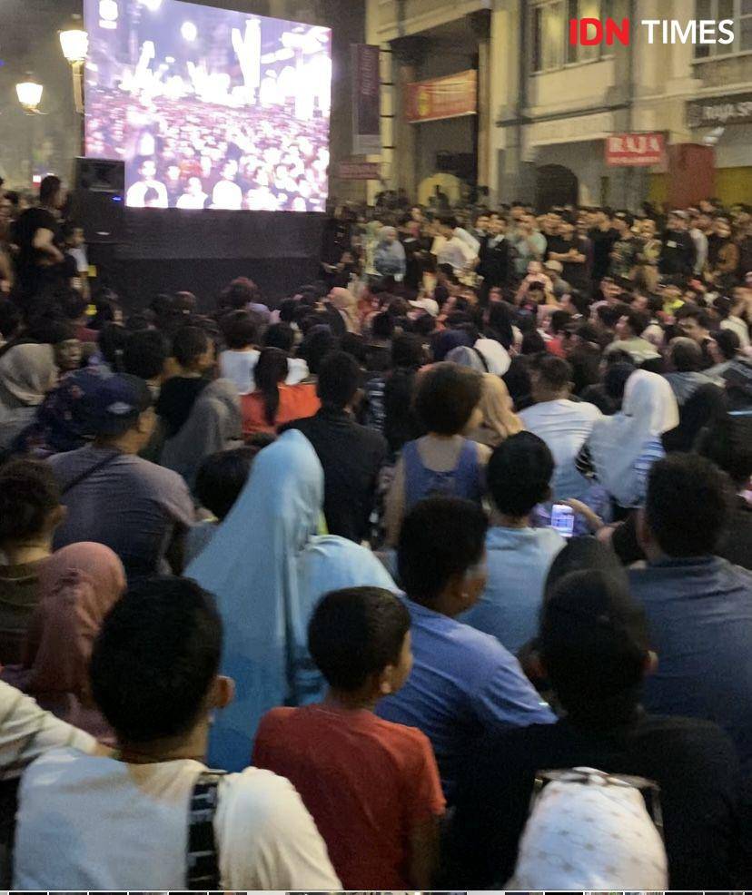 Suasana nobar Timnas U23 di Kesawan Medan (IDN Times/Indah Permata Sari)