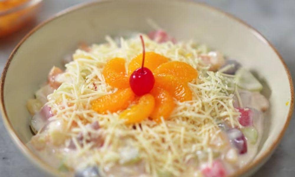 Salad buah keju (youtube.com/Ny.Liem Heritage)