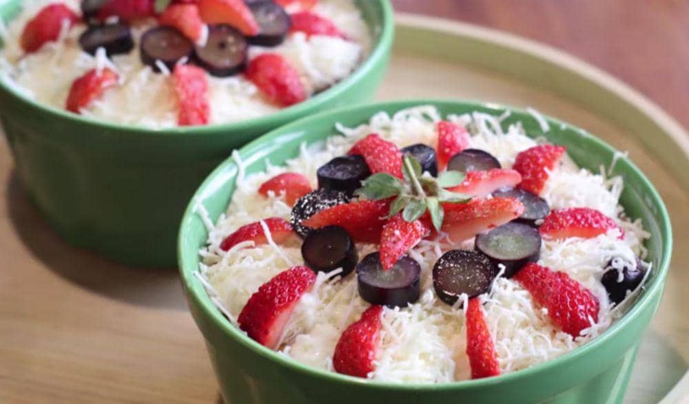 Salad buah yoghurt (youtube.com/Devina Hermawan)