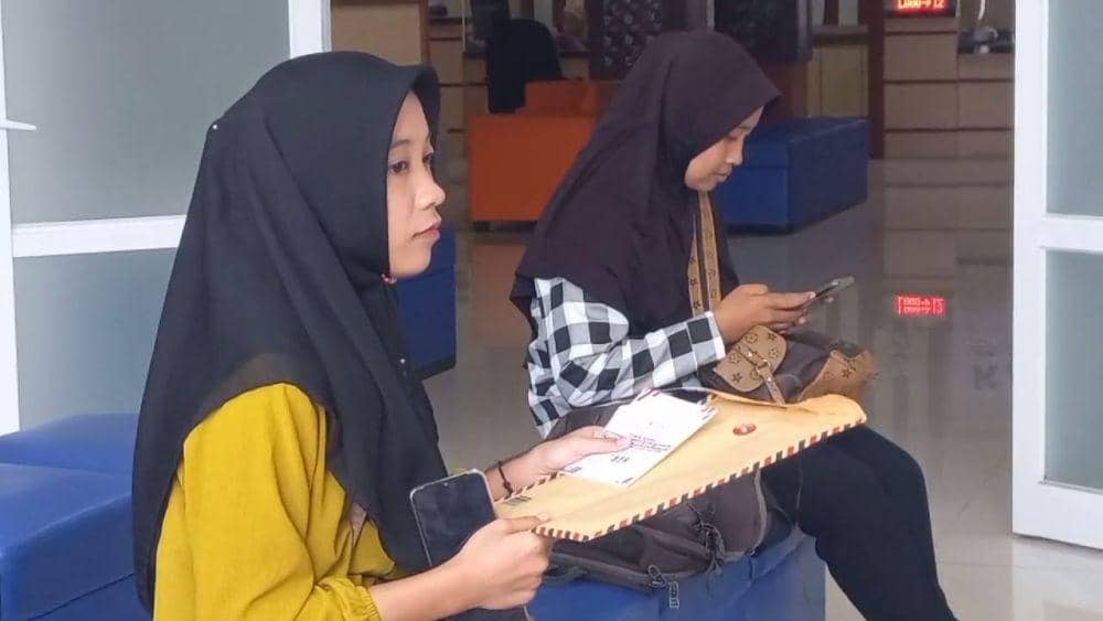 Ilustrasi pemohon Kartu Kuning. IDN Times/ Riyanto