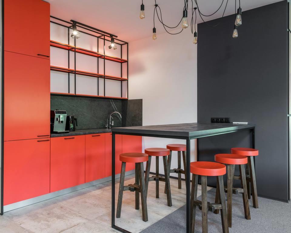 9 Warna Kabin Dapur untuk Dinding Abu-abu