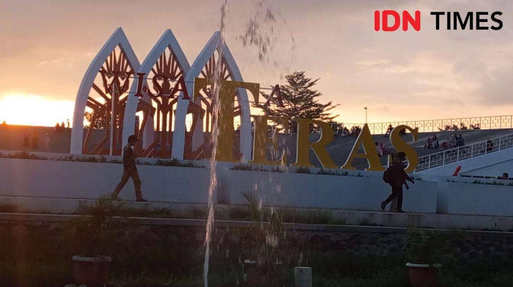 Teras Udayana yang baru selesai dibangun pemerintah pusat di Kota Mataram. (IDN Times/Muhammad Nasir)