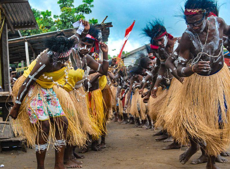 Tarian Suku Kamoro di Papua Tengah Kian Terancam Digilas Modernitas