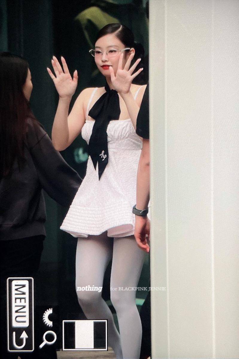 potret Jennie BLACKPINK di event Jentle Salon (twitter.com/nothing_0116)