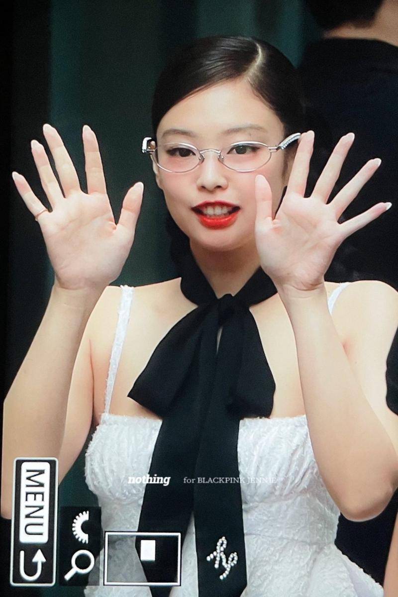 potret Jennie BLACKPINK di event Jentle Salon (twitter.com/nothing_0116)