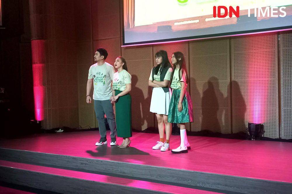 cast pertunjukan Keluarga Cemara, Selasa (30/4/2024). (IDN Times/Ines Suseno)