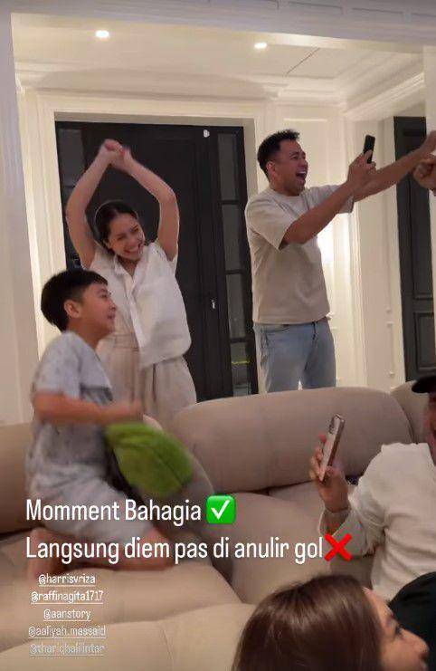 artis nobar di rumah Raffi dan Nagita (Instagram.com/raffinagita1717)