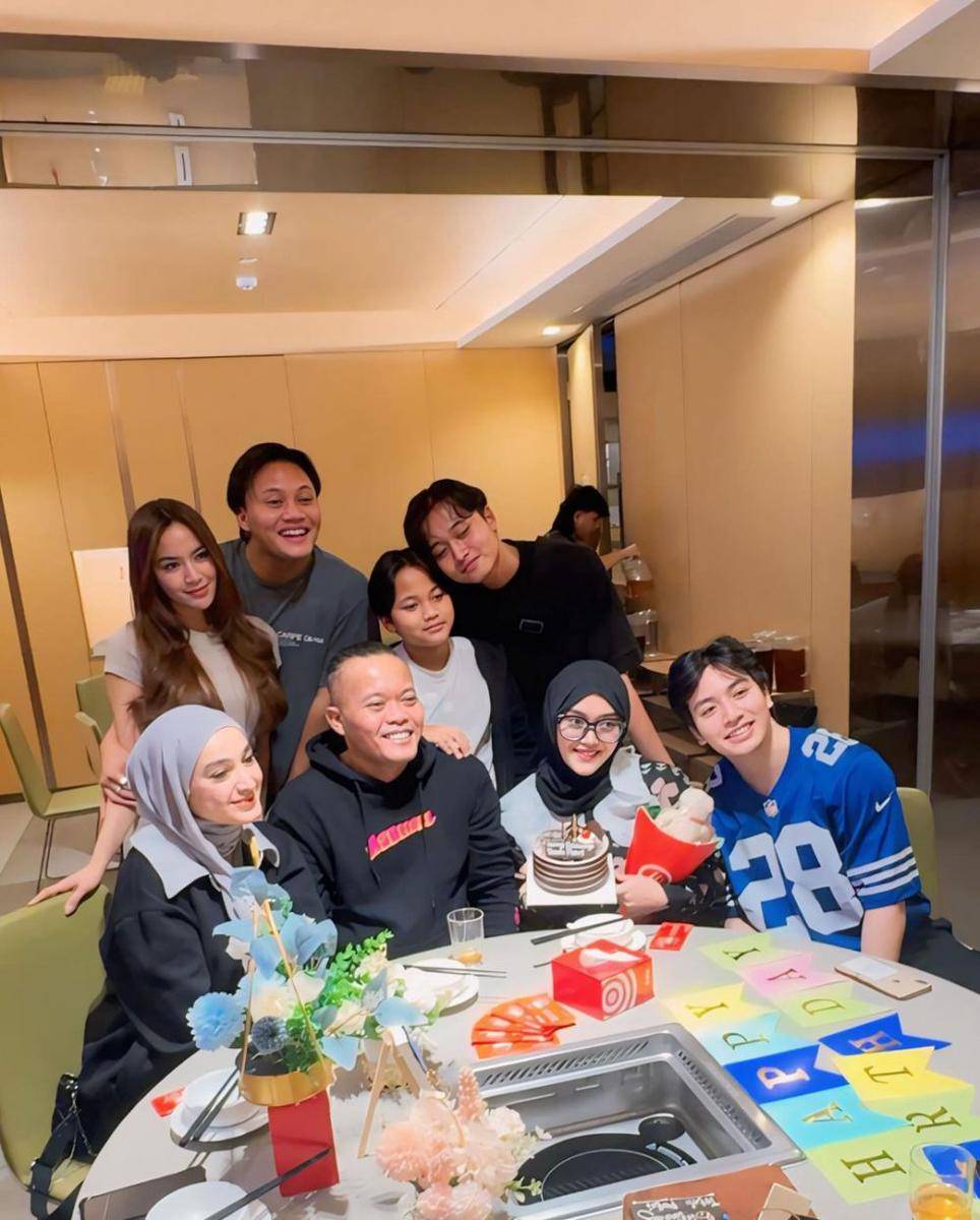 potret ulang tahun ke-23 Putri Delina (instagram.com/jeffryreksaa)