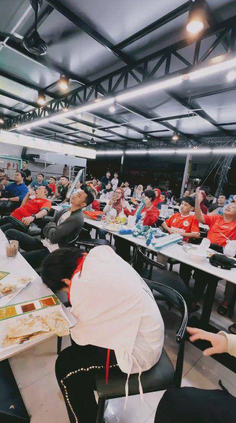 Atta nobar Timnas di Malaysia (Instagram.com/attahalilintar)