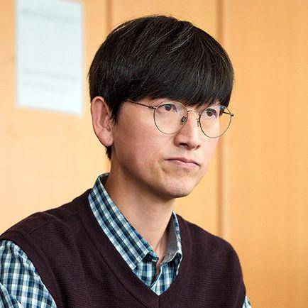 cuplikan Kim Song Il di drakor The Midnight Romance in Hagwon (dok. tvN/The Midnight Romance in Hagwon)