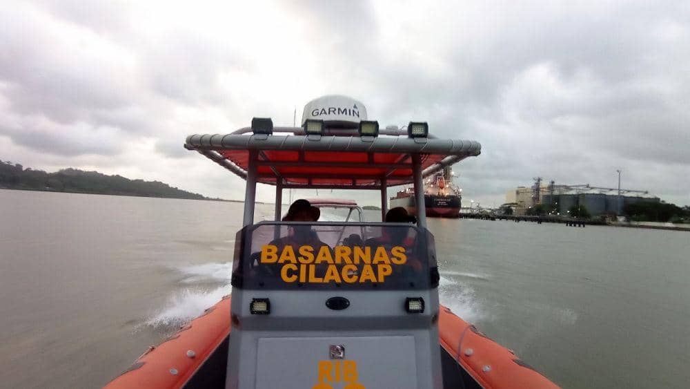 Perahunya Digulung Ombak, 1 Nelayan Cilacap Raib di Nusakambangan