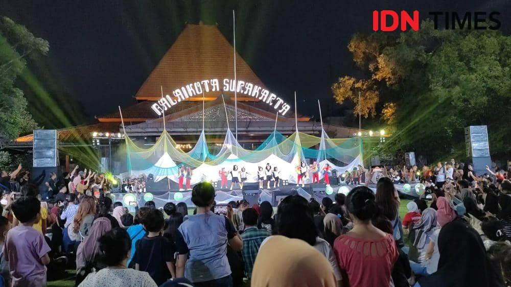 Kegiatan Solo Menari dalam rangka peringatan Hari Tari Sedunia di Balaikota Solo. (IDN Times/Larasati Rey)