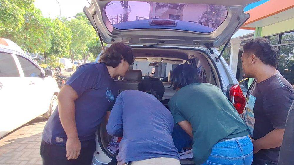 Tiga orang tersangka pembajak dan pencurian dilarikan ke- rumah sakit untuk mendapatkan perawatan terlebih dulu. IDN Times/ Riyanto