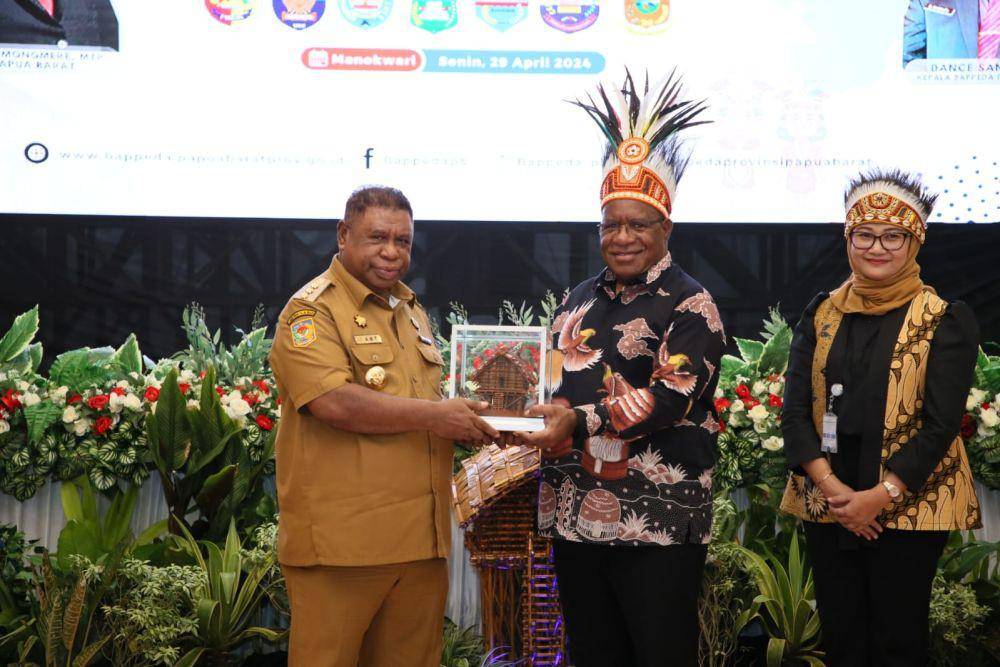 Wakil Menteri Dalam Negeri John Wempi Wetipo (Dok. Kemendagri)